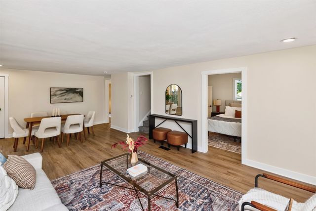 1920 E Walnut Street, Des Moines, IA 50316