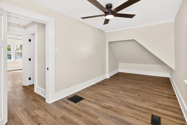 1920 E Walnut Street, Des Moines, IA 50316