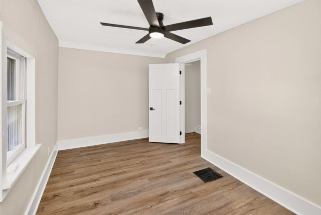 1920 E Walnut Street, Des Moines, IA 50316