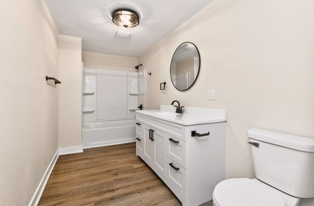1920 E Walnut Street, Des Moines, IA 50316