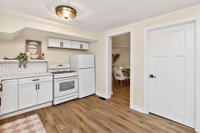 1920 E Walnut Street, Des Moines, IA 50316