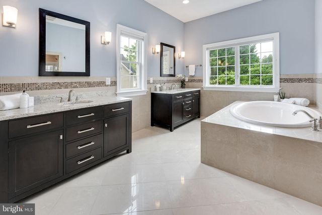 2233 VAN BUREN CT, Falls Church, VA 22043