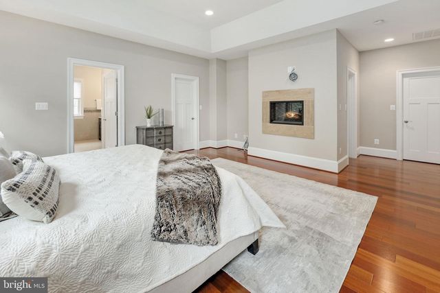 2233 VAN BUREN CT, Falls Church, VA 22043