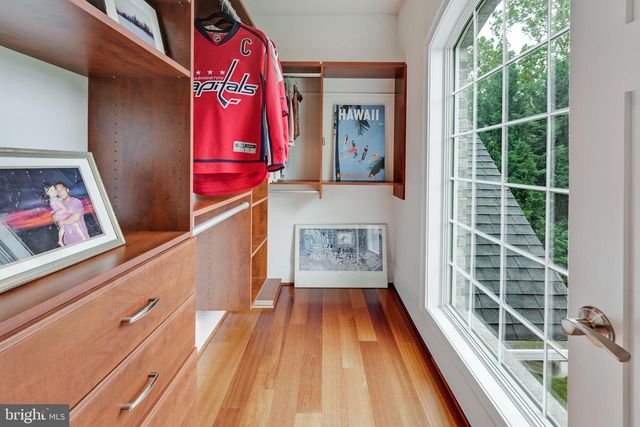 2233 VAN BUREN CT, Falls Church, VA 22043