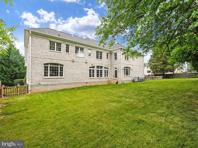 2233 VAN BUREN CT, Falls Church, VA 22043