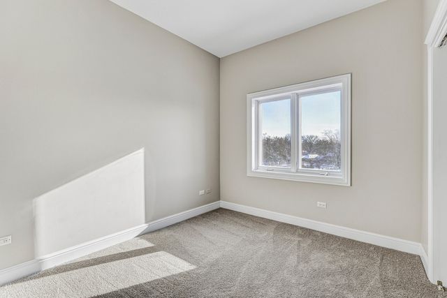 450 S WESTERN Avenue 506, Des Plaines, IL 60016