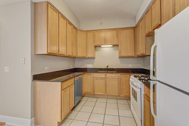 450 S WESTERN Avenue 506, Des Plaines, IL 60016