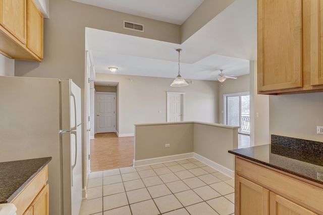 450 S WESTERN Avenue 506, Des Plaines, IL 60016