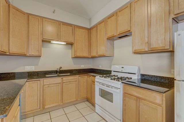 450 S WESTERN Avenue 506, Des Plaines, IL 60016