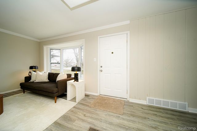 30644 HAYES Road, Roseville, MI 48066