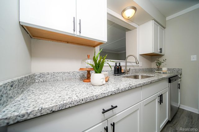 30644 HAYES Road, Roseville, MI 48066