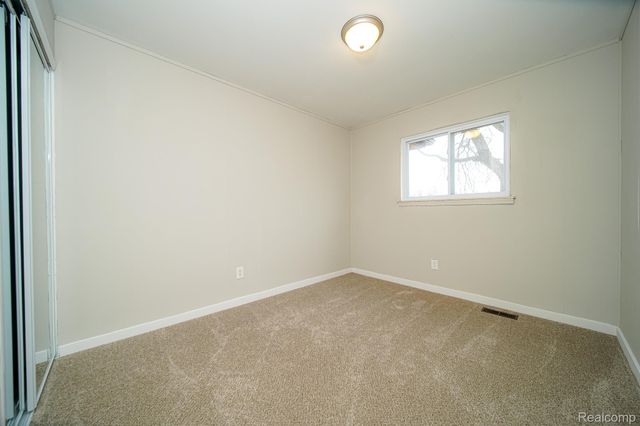30644 HAYES Road, Roseville, MI 48066