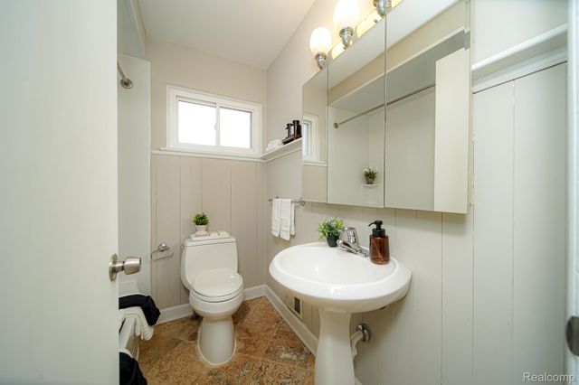 30644 HAYES Road, Roseville, MI 48066