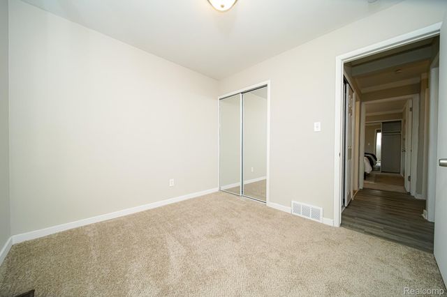 30644 HAYES Road, Roseville, MI 48066