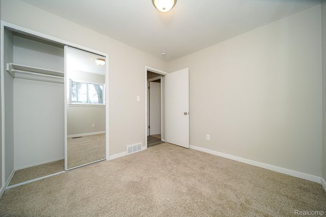 30644 HAYES Road, Roseville, MI 48066