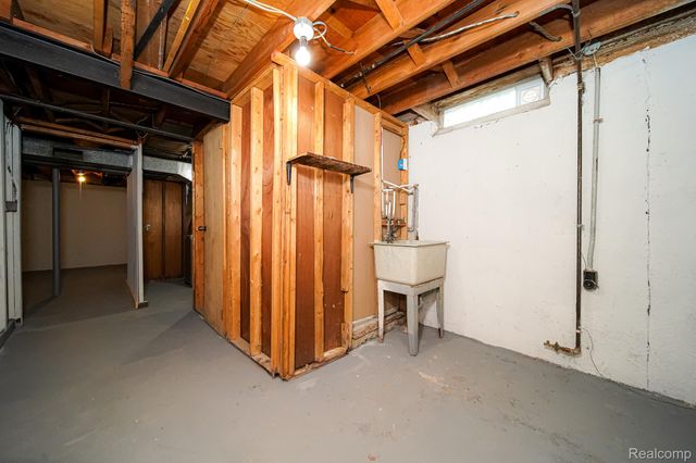 30644 HAYES Road, Roseville, MI 48066