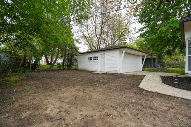 30644 HAYES Road, Roseville, MI 48066