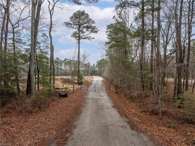 6685 Short LN, Gloucester, VA 23061