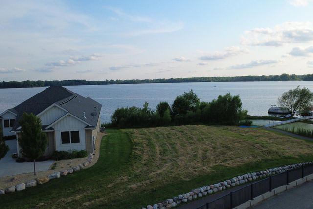 7196 Lavalle Drive, Hugo, MN 55038