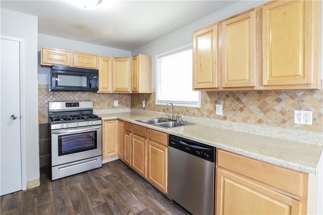 4843 NE Tullis Avenue, Kansas City, MO 64119