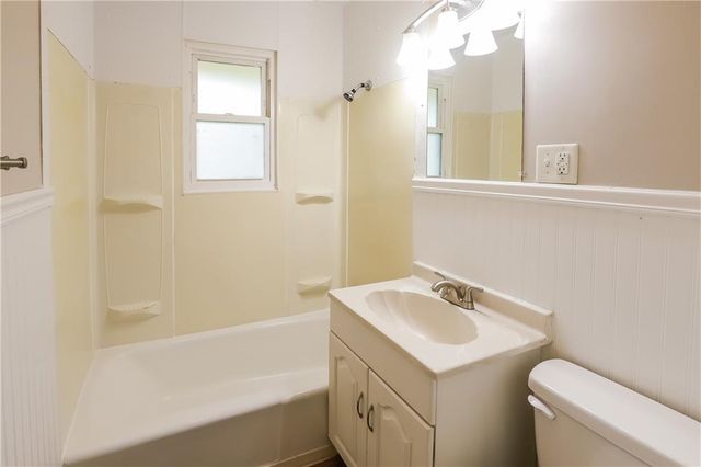 4843 NE Tullis Avenue, Kansas City, MO 64119