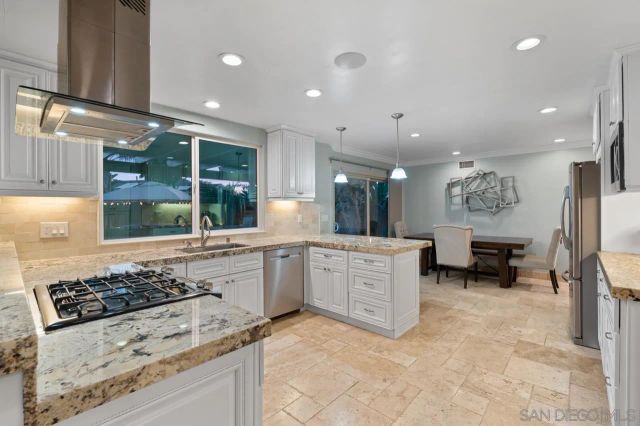 4346 Charger Blvd, San Diego, CA 92117