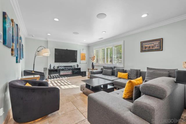 4346 Charger Blvd, San Diego, CA 92117