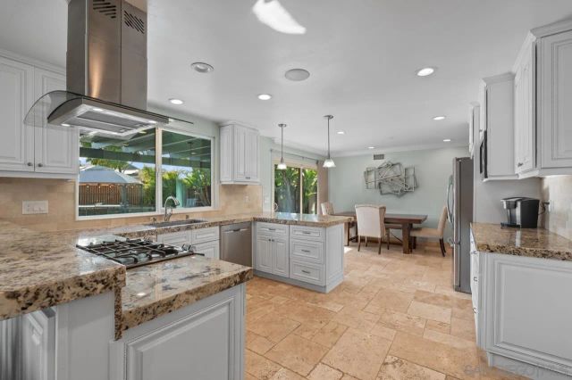 4346 Charger Blvd, San Diego, CA 92117