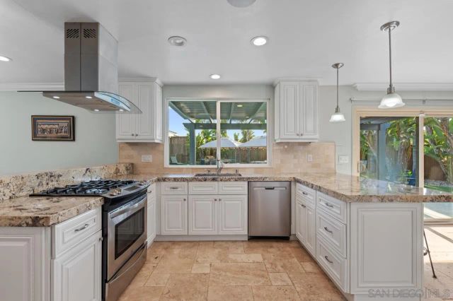 4346 Charger Blvd, San Diego, CA 92117