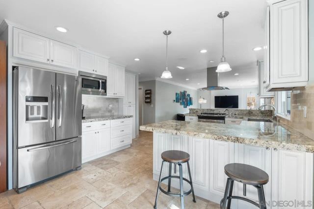 4346 Charger Blvd, San Diego, CA 92117