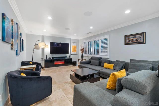 4346 Charger Blvd, San Diego, CA 92117