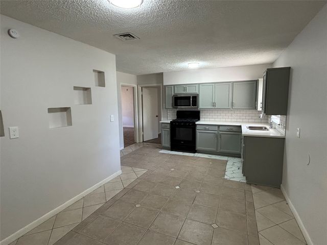 130 W Cherry Point Drive, Dallas, TX 75232