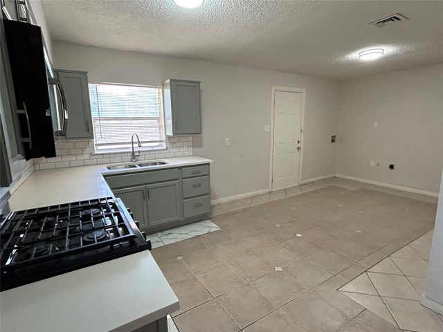 130 W Cherry Point Drive, Dallas, TX 75232
