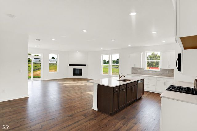 7596 Bluegill Drive, Noblesville, IN 46062