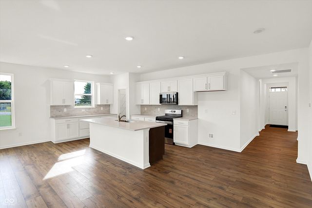 7596 Bluegill Drive, Noblesville, IN 46062