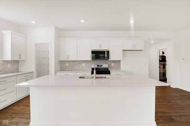 7596 Bluegill Drive, Noblesville, IN 46062