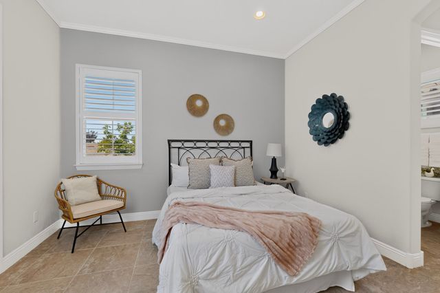 4707 Lluvia Encantada, Santa Fe, NM 87507