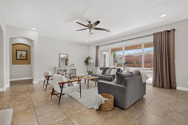 4707 Lluvia Encantada, Santa Fe, NM 87507