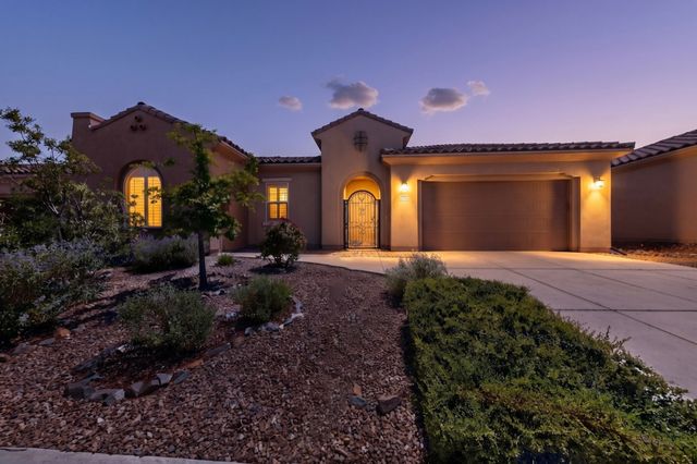 4707 Lluvia Encantada, Santa Fe, NM 87507