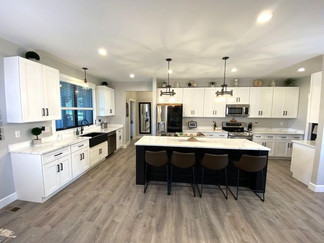 1613 Raymond Avenue, Bellefontaine, OH 43311