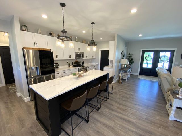 1613 Raymond Avenue, Bellefontaine, OH 43311