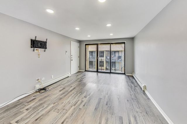 6563 N Harlem Avenue 3E, Chicago, IL 60631