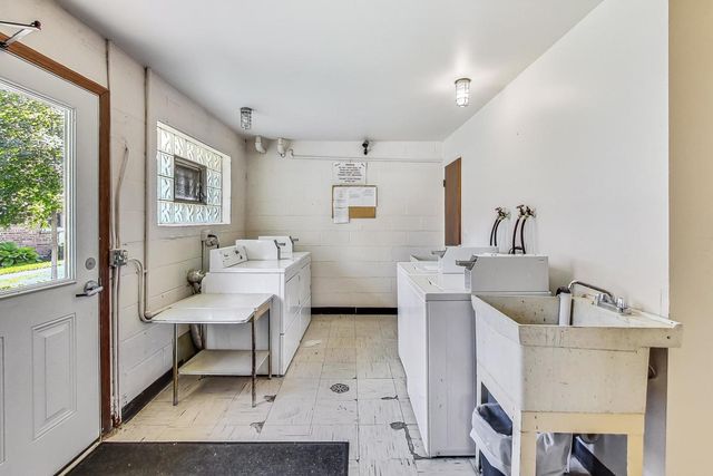 6563 N Harlem Avenue 3E, Chicago, IL 60631