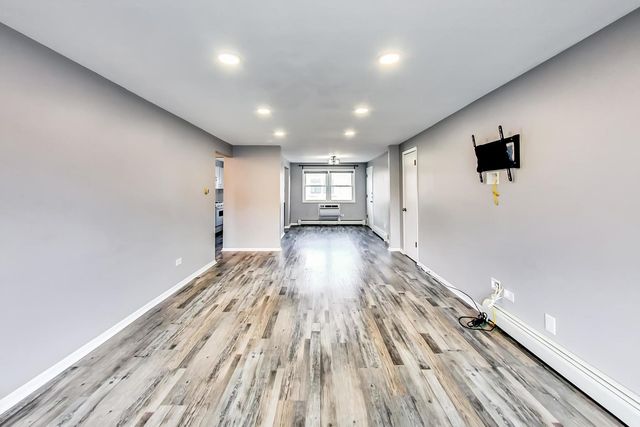 6563 N Harlem Avenue 3E, Chicago, IL 60631