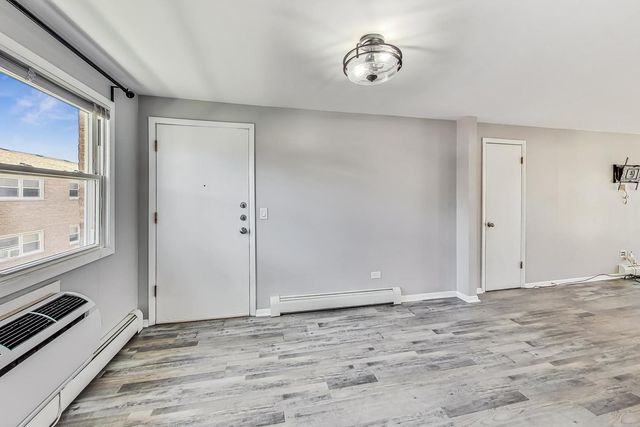 6563 N Harlem Avenue 3E, Chicago, IL 60631