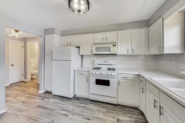 6563 N Harlem Avenue 3E, Chicago, IL 60631