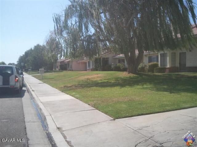 1827 E Ave J 10 2, Lancaster, CA 93535