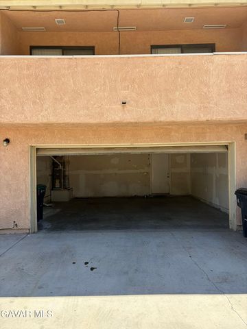 1827 E Ave J 10 2, Lancaster, CA 93535