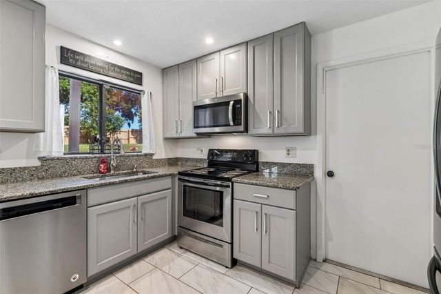 8425 SAINT GILES COURT, Zephyrhills, FL 33541