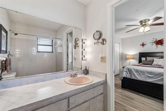 8425 SAINT GILES COURT, Zephyrhills, FL 33541